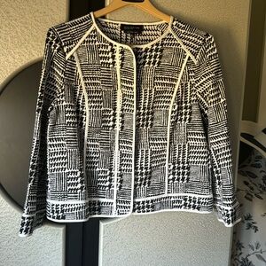 Jones New York Short Jacket White/Black Hidden Zip Front & Pockets Size 12